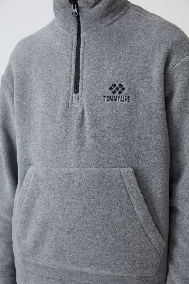 Gri Melanj Kalın Yumuşak Dokulu Standart Fit Nakışlı Polar Erkek Çocuk Eşofman Takım - 11218 - 5