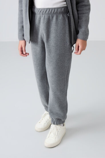 Gri Melanj Kalın Yumuşak Dokulu Standart Fit Nakışlı Polar Kız Çocuk Eşofman Alt - 75155 - TOMMYLIFE (1)