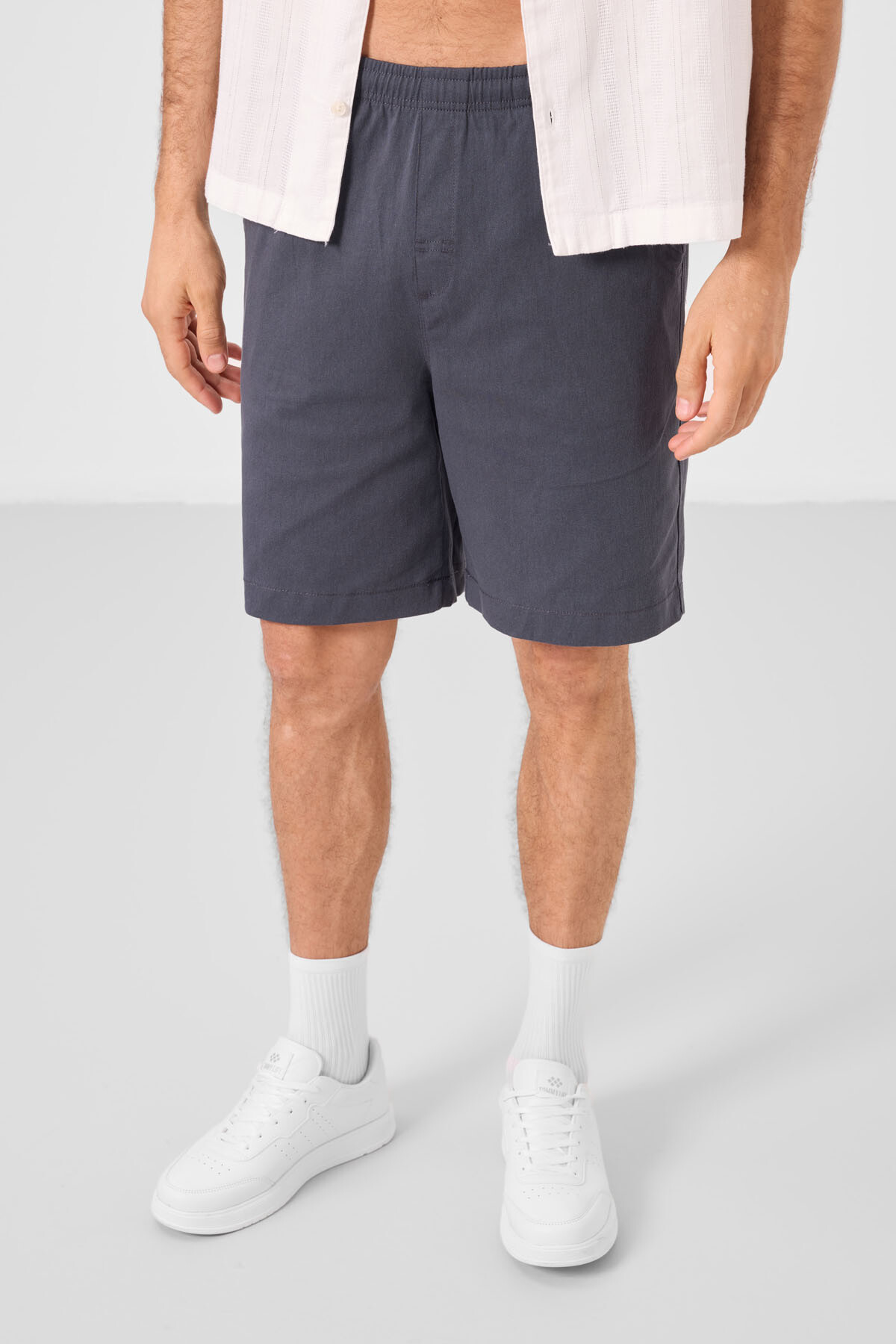 Gri Standart Fit Dokuma Hafif Esnek Chino Erkek Şort - 81293 - TOMMYLIFE (1)