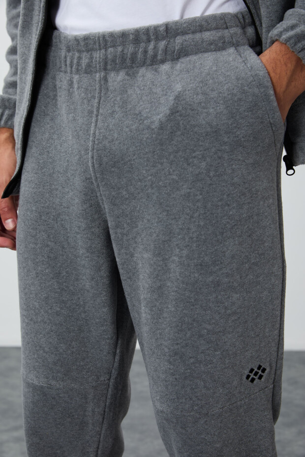 Gri Melanj Kalın Yumuşak Dokulu Comfort Fit Nakışlı Erkek Eşofman Takım - 85269 - 4