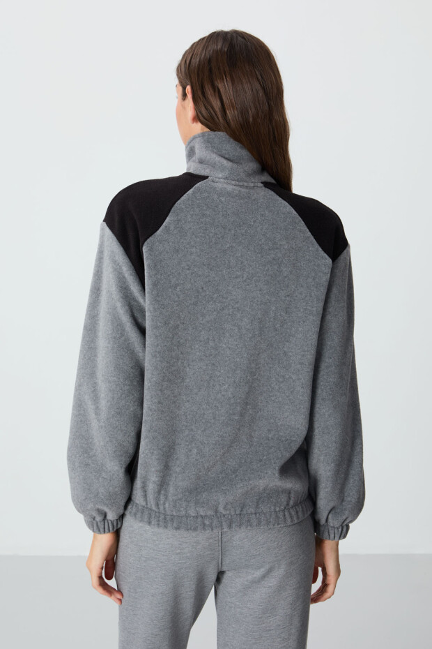 Gri Melanj Kalın Yumuşak Dokulu Dik Yaka Oversize Nakışlı Polar Kadın Sweatshirt - 97293 - 7