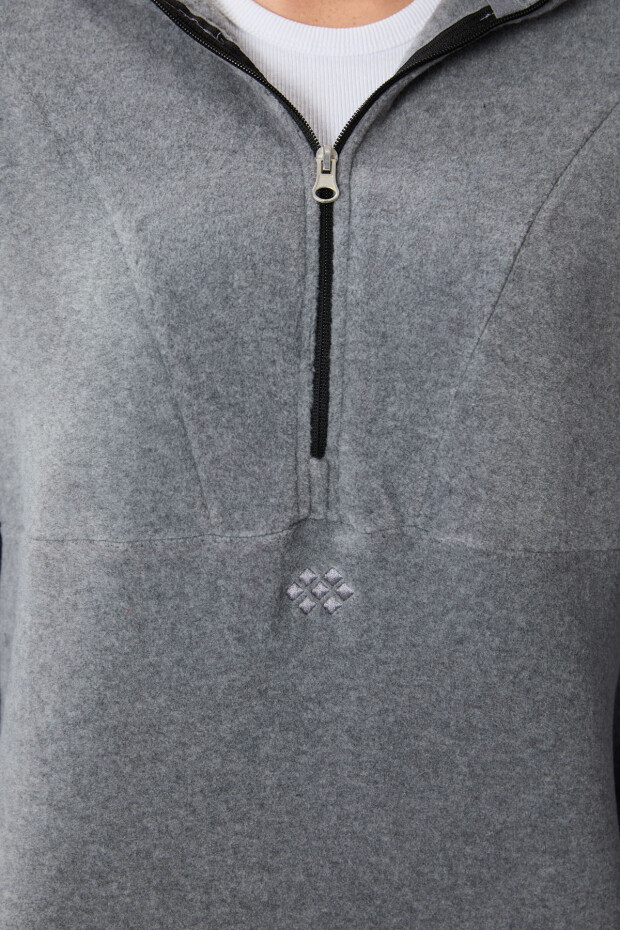 Gri Melanj Kalın Yumuşak Dokulu Kapüşonlu Standart Kalıp Nakışlı Polar Kadın Sweatshirt -97286 - 5