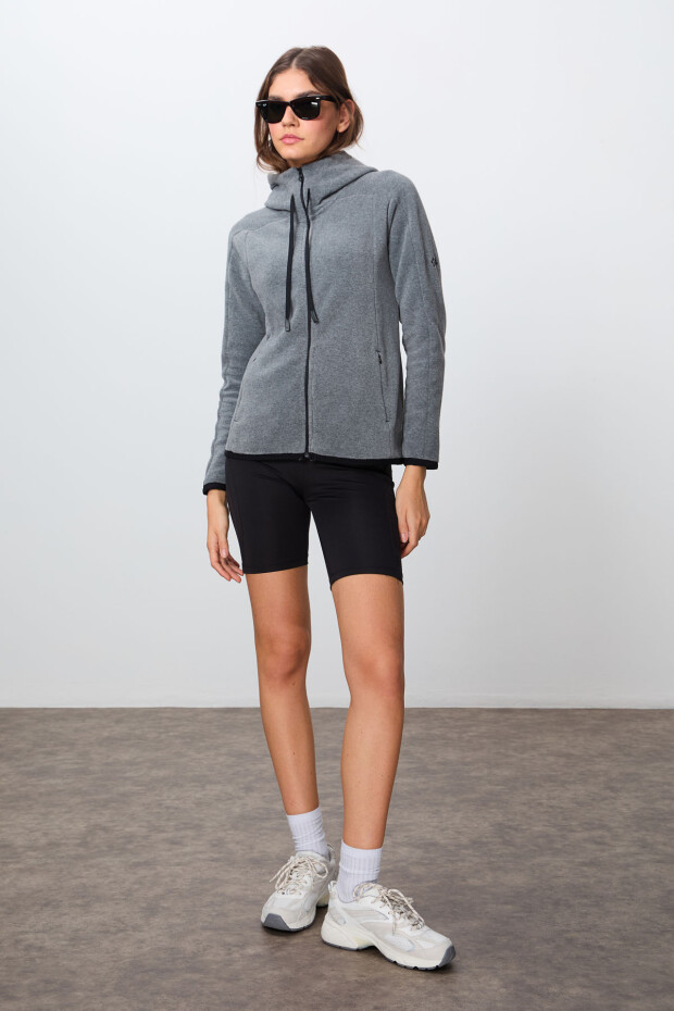 Gri Melanj Kalın Yumuşak Dokulu Kapüşonlu Standart Fit Nakışlı Polar Kadın Sweatshirt -97287 - 2