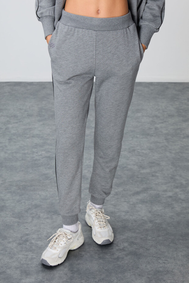 Gri Melanj Kompakt Pamuklu Kalın Pürüzsüz Dokulu Dik Yaka Oversize Fit Kadın Eşofman Takım - 95340 - 4