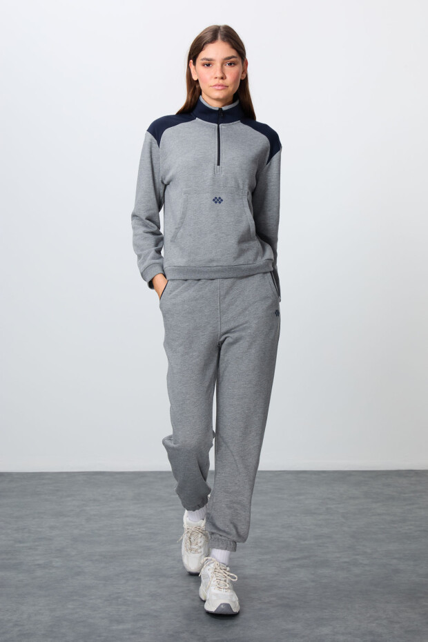 Gri Melanj Kompakt Pamuklu Kalın Pürüzsüz Dokulu Dik Yaka Oversize Fit Kadın Eşofman Takım - 95342 - 1