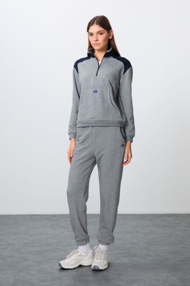 Gri Melanj Kompakt Pamuklu Kalın Pürüzsüz Dokulu Dik Yaka Oversize Fit Kadın Eşofman Takım - 95342 - 5