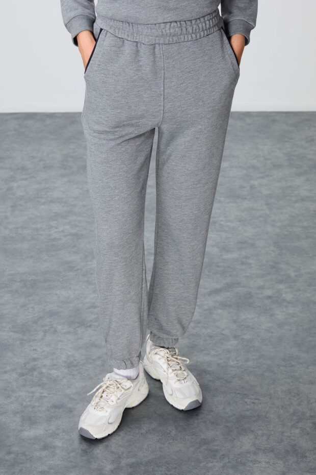 Gri Melanj Kompakt Pamuklu Kalın Pürüzsüz Dokulu Dik Yaka Oversize Fit Kadın Eşofman Takım - 95342 - 3