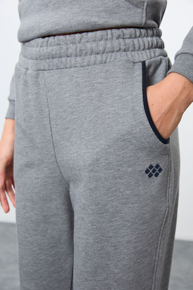 Gri Melanj Kompakt Pamuklu Kalın Pürüzsüz Dokulu Dik Yaka Oversize Fit Kadın Eşofman Takım - 95342 - 6