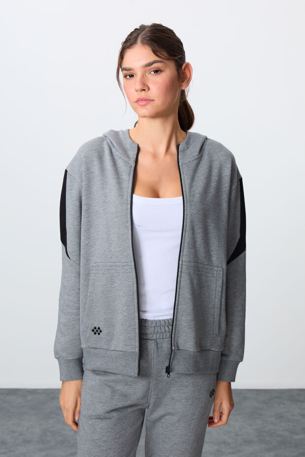 Gri Melanj Kompakt Pamuklu Kalın Pürüzsüz Dokulu Kapüşonlu Oversize Fit Kadın Eşofman Takım - 95343 - 2