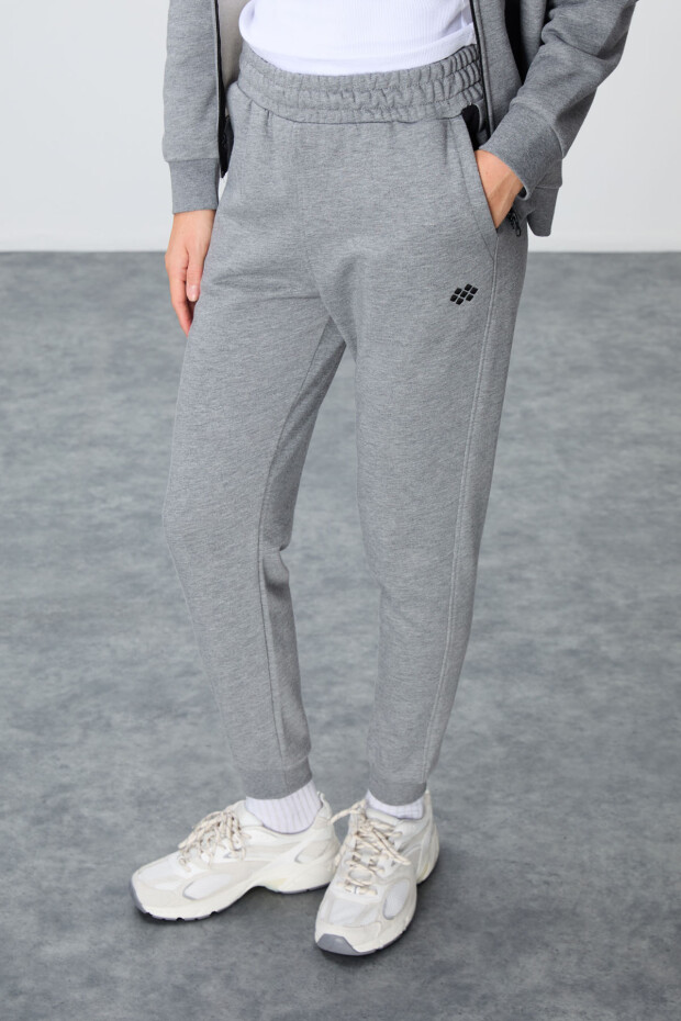 Gri Melanj Kompakt Pamuklu Kalın Pürüzsüz Dokulu Kapüşonlu Oversize Fit Kadın Eşofman Takım - 95343 - 3