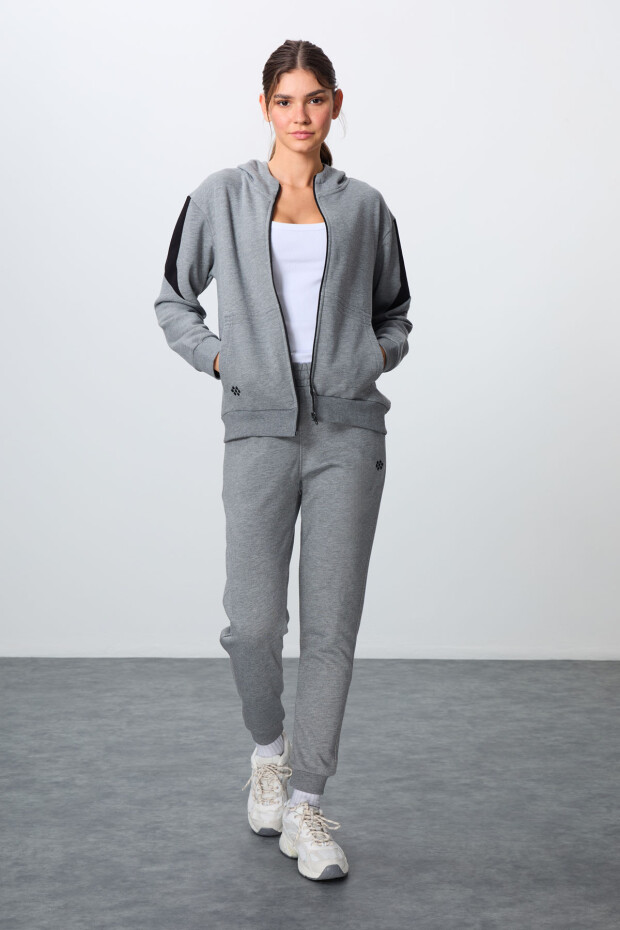 Gri Melanj Kompakt Pamuklu Kalın Pürüzsüz Dokulu Kapüşonlu Oversize Fit Kadın Eşofman Takım - 95343 - 1