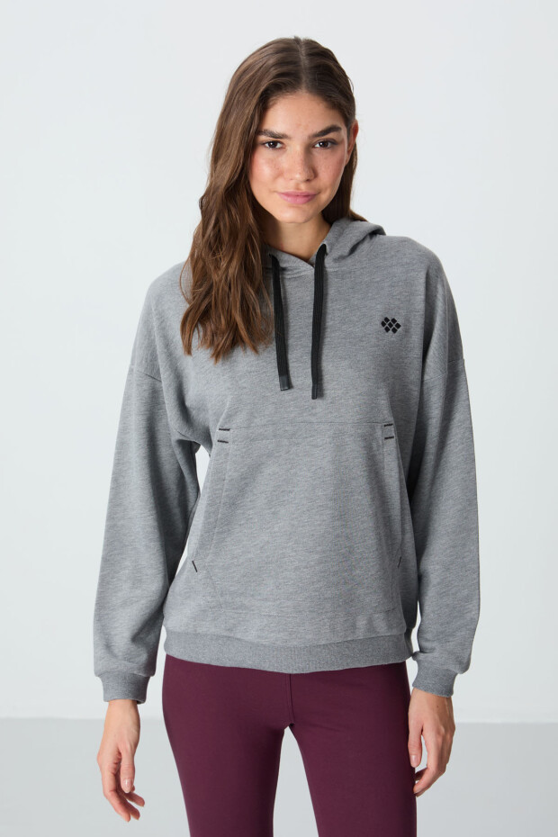 Gri Melanj Kompakt Pamuklu Kalın Pürüzsüz Dokulu Kapüşonlu Rahat Form Fit Kadın Sweatshirt - 97291 - 4
