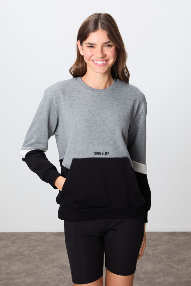 Gri Melanj Kompakt Pamuklu Kalın Pürüzsüz Dokulu O Yaka Standart Kalıp Kadın Sweatshirt - 97289 - 1