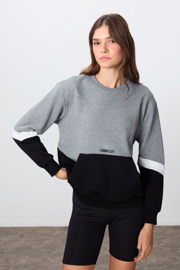 Gri Melanj Kompakt Pamuklu Kalın Pürüzsüz Dokulu O Yaka Standart Kalıp Kadın Sweatshirt - 97289 - 4