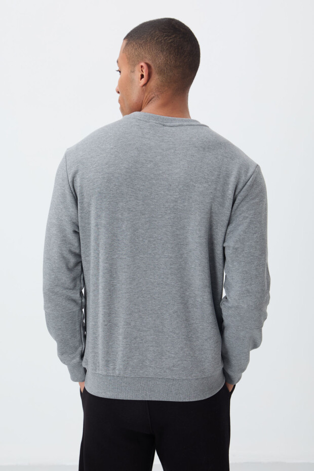 Gri Melanj Kompakt Pamuklu Kalın Pürüzsüz Dokulu O Yaka Standart Fit Erkek Sweatshirt -88405 - 5