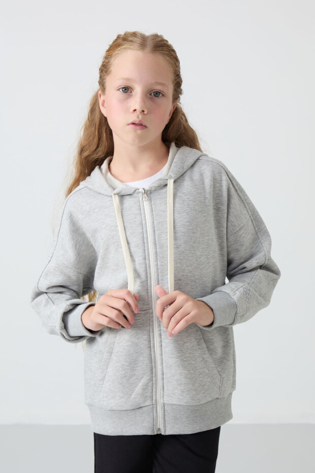 Gri Melanj Pamuklu İçi Tüylü Yumuşak Dokulu Standart Fit Nakışlı Kız Çocuk Sweatshirt - 75149 - 5