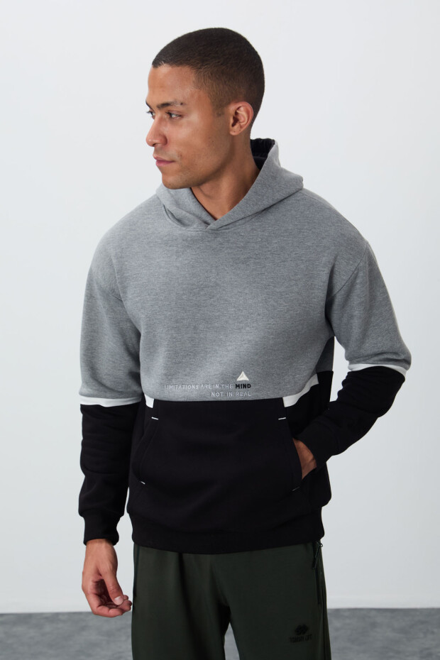 Gri Melanj Pamuklu Kalın İçi Tüylü Yumuşak Dokulu Comfort Fit Nakışlı Erkek Sweatshirt - 88417 - 4