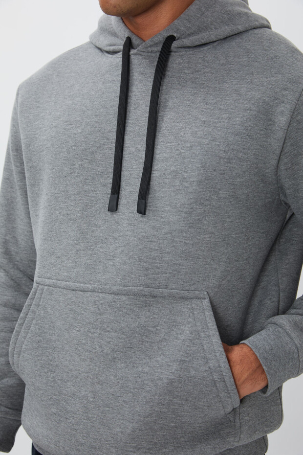 Gri Melanj Pamuklu Kalın İçi Tüylü Yumuşak Dokulu Comfort Fit Nakışlı Erkek Sweatshirt - 88419 - 2
