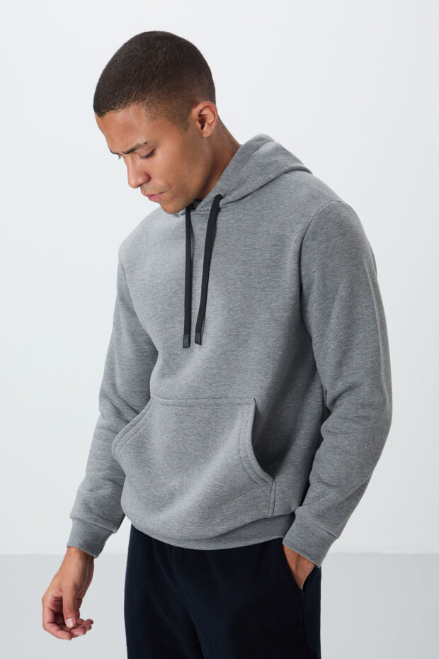 Gri Melanj Pamuklu Kalın İçi Tüylü Yumuşak Dokulu Comfort Fit Nakışlı Erkek Sweatshirt - 88419 - 3