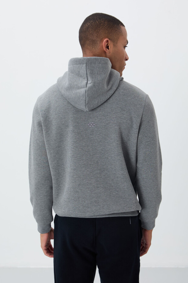 Gri Melanj Pamuklu Kalın İçi Tüylü Yumuşak Dokulu Comfort Fit Nakışlı Erkek Sweatshirt - 88419 - 5