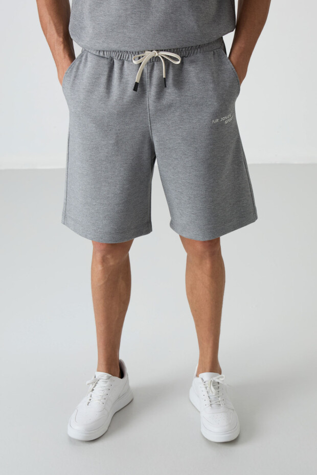 Gri Melanj Pamuklu Kalın Yumuşak Dokulu Oversize Fit Nakışlı Erkek Şort Takım - 85250 - 8