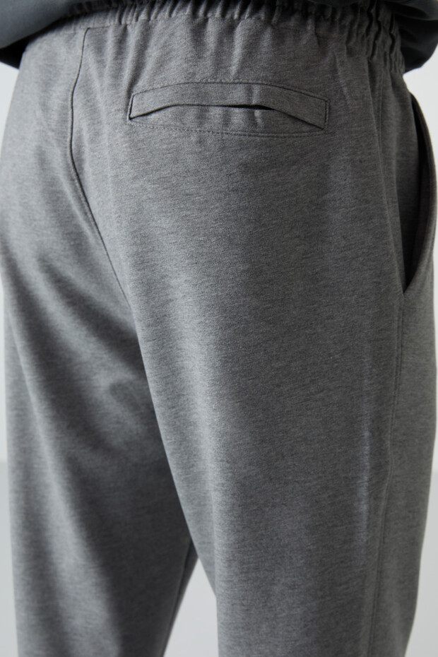 Gri Melanj Pamuklu Yumuşak Dokulu Comfort Fit Nakışlı Erkek Jogger - 82123 - 5
