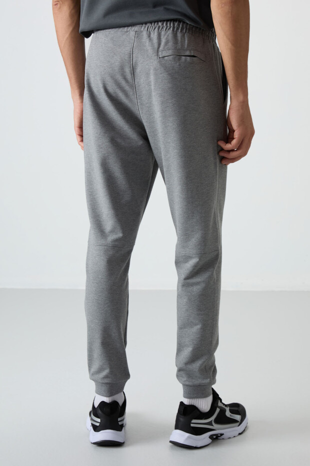 Gri Melanj Pamuklu Yumuşak Dokulu Comfort Fit Nakışlı Erkek Jogger - 82123 - 6