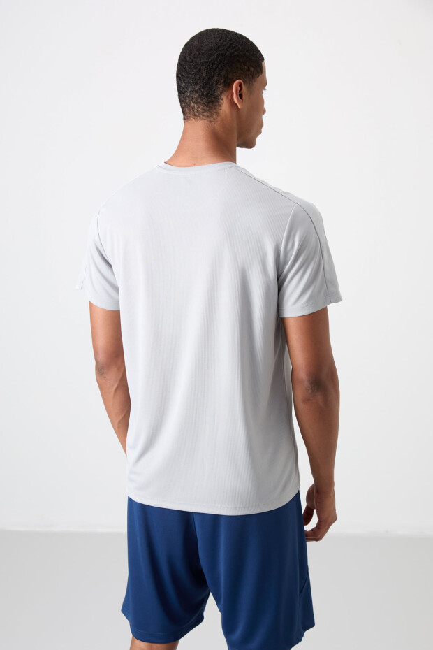 Gri Nefes Alan Dokulu İnce Esnek Standart Fit Erkek Performans T-Shirt - 88390 - 5