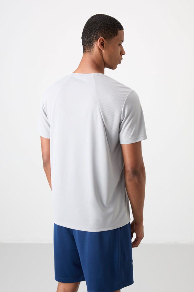 Gri Nefes Alan Dokulu İnce Esnek Standart Fit Erkek Performans T-Shirt - 88391 - 7