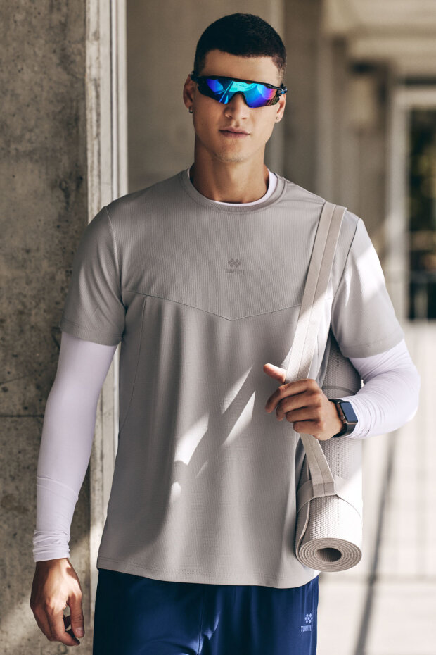 Gri Nefes Alan Dokulu İnce Esnek Standart Fit Erkek Performans T-Shirt - 88391 - 1