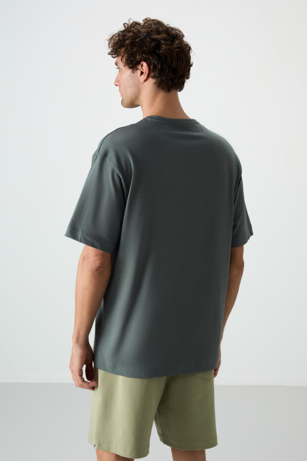 Haki %100 Pamuk Kalın Yumuşak Dokulu Oversize Fit Baskılı Erkek T-Shirt - 88360 - 5
