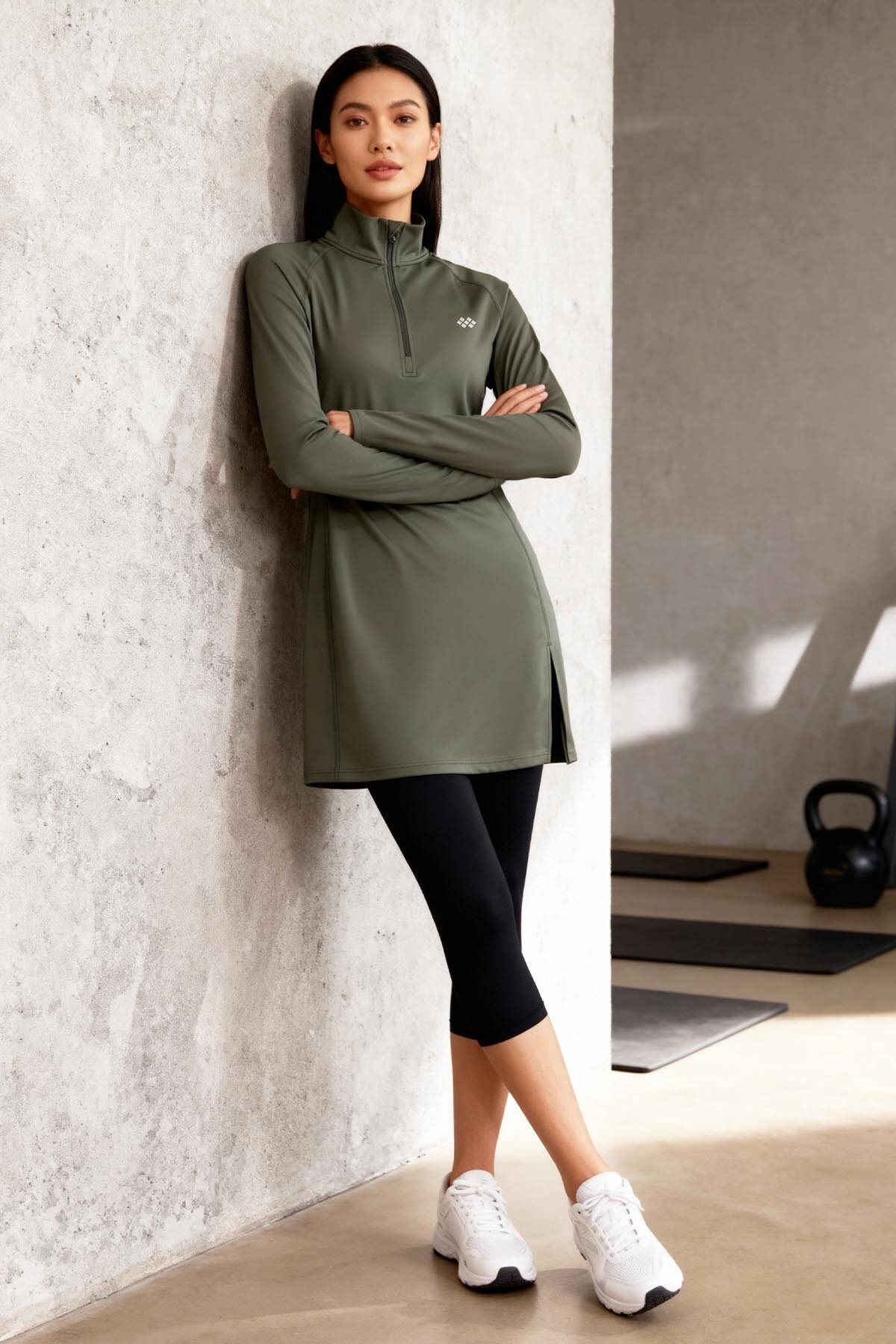 Haki Yarım Fermuarlı Dik Yaka Standart Kalıp Kadın Sporcu Tunik - 97309 - TOMMYLIFE (1)