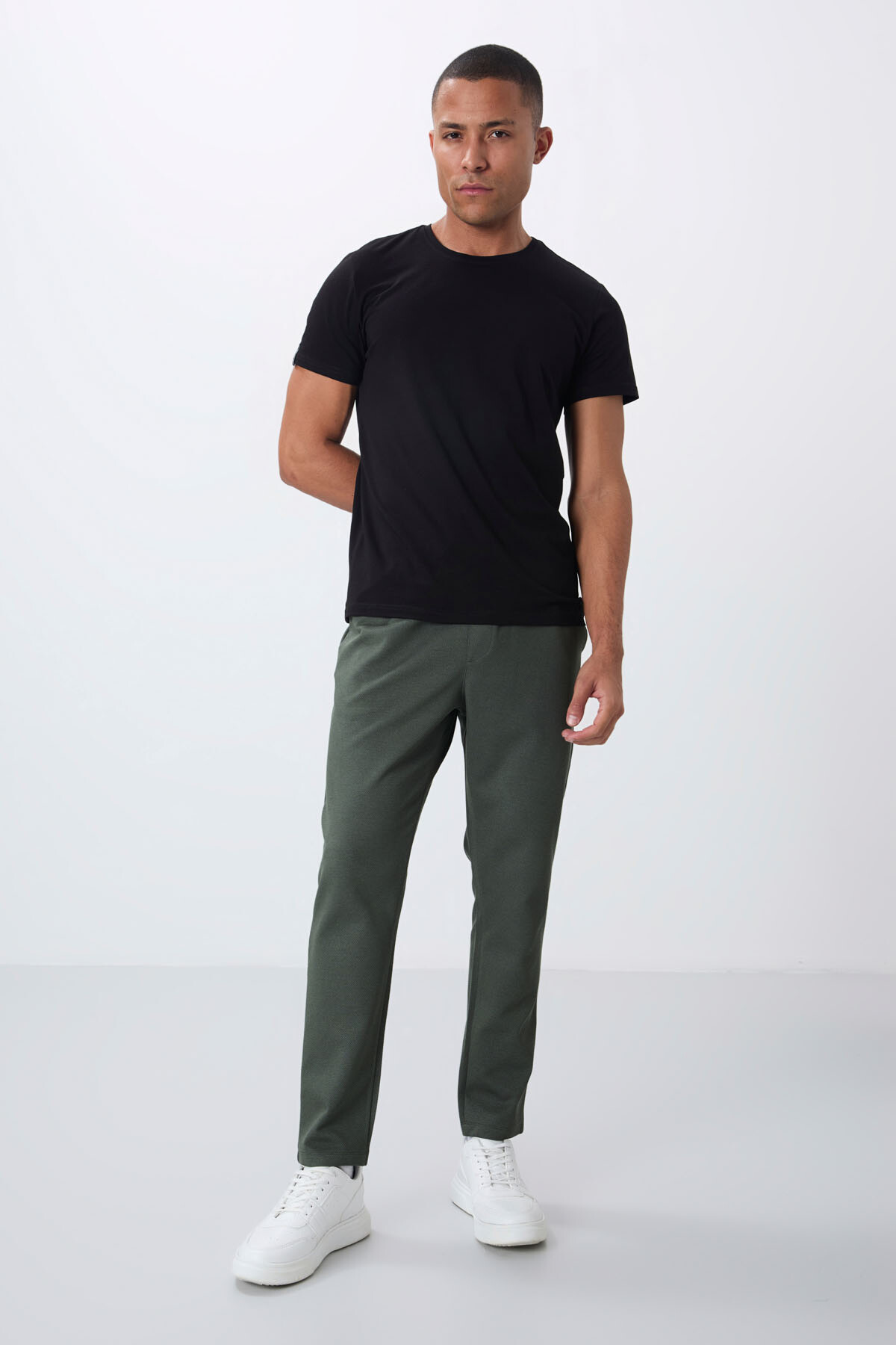 Haki Yüzeyi Dokulu Standart Fit Erkek Eşofman Alt - 82155 - Air Jones