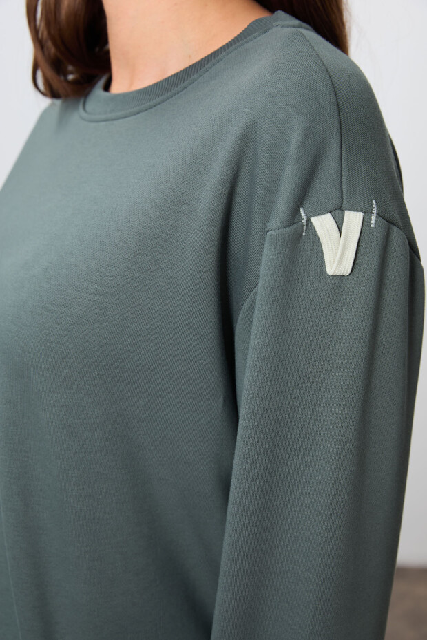 Haki Kompakt Pamuklu Kalın Pürüzsüz Dokulu O Yaka Oversize Fit Kadın Eşofman Takım - 95341 - 4