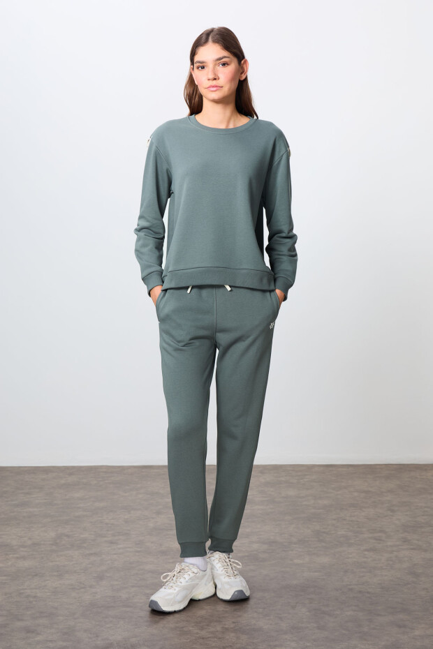 Haki Kompakt Pamuklu Kalın Pürüzsüz Dokulu O Yaka Oversize Fit Kadın Eşofman Takım - 95341 - 1