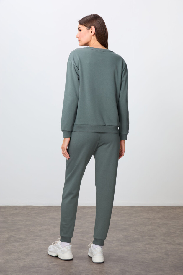 Haki Kompakt Pamuklu Kalın Pürüzsüz Dokulu O Yaka Oversize Fit Kadın Eşofman Takım - 95341 - 7