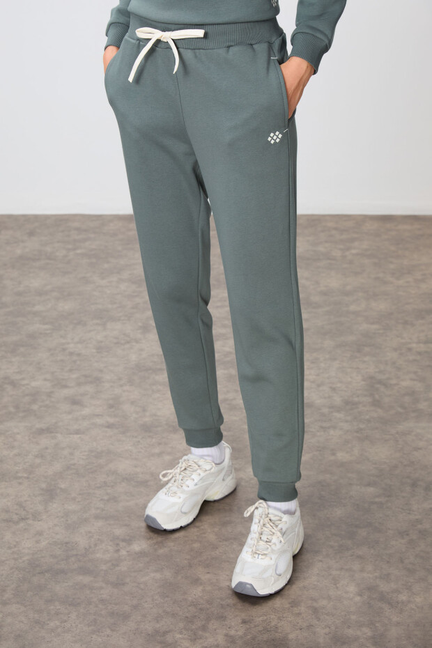 Haki Kompakt Pamuklu Kalın Pürüzsüz Dokulu O Yaka Oversize Fit Kadın Eşofman Takım - 95341 - 3