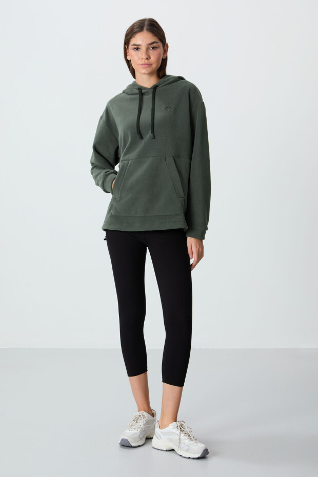 Haki Kalın Yumuşak Dokulu Kapüşonlu Rahat Form Nakışlı Polar Kadın Sweatshirt - 97292 - 2