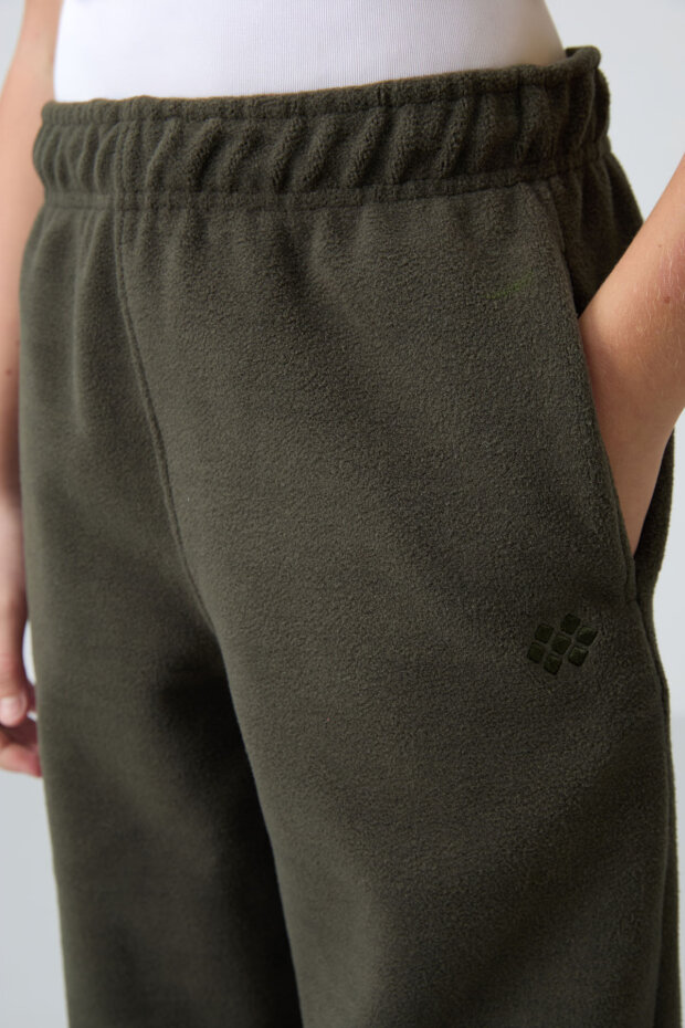 Haki Kalın Yumuşak Dokulu Standart Fit Nakışlı Polar Kız Çocuk Eşofman Alt - 75155 - 4