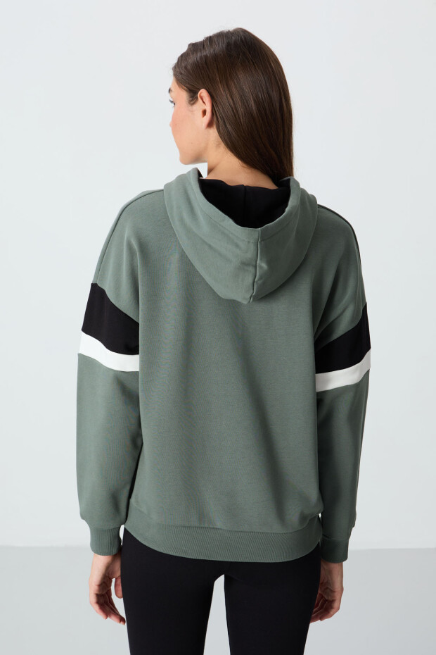 Haki Kompakt Pamuklu Kalın Pürüzsüz Dokulu Kapüşonlu Standart Kalıp Kadın Sweatshirt - 97290 - 6