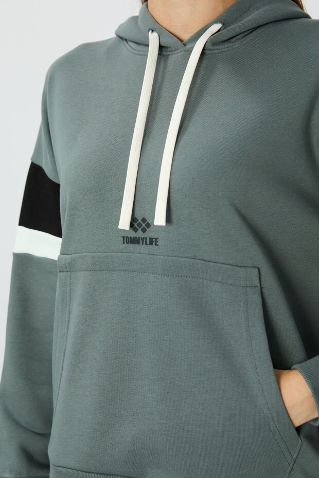 Haki Kompakt Pamuklu Kalın Pürüzsüz Dokulu Kapüşonlu Standart Kalıp Kadın Sweatshirt - 97290 - 5