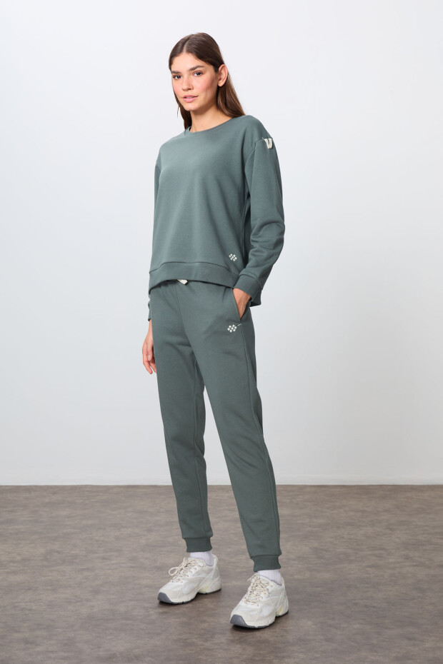 Haki Kompakt Pamuklu Kalın Pürüzsüz Dokulu O Yaka Oversize Fit Kadın Eşofman Takım - 95341 - 5