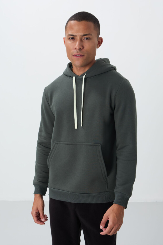 Haki Pamuklu Kalın İçi Tüylü Yumuşak Dokulu Comfort Fit Nakışlı Erkek Sweatshirt - 88419 - 1