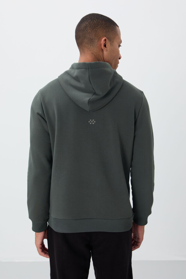 Haki Pamuklu Kalın İçi Tüylü Yumuşak Dokulu Comfort Fit Nakışlı Erkek Sweatshirt - 88419 - 5