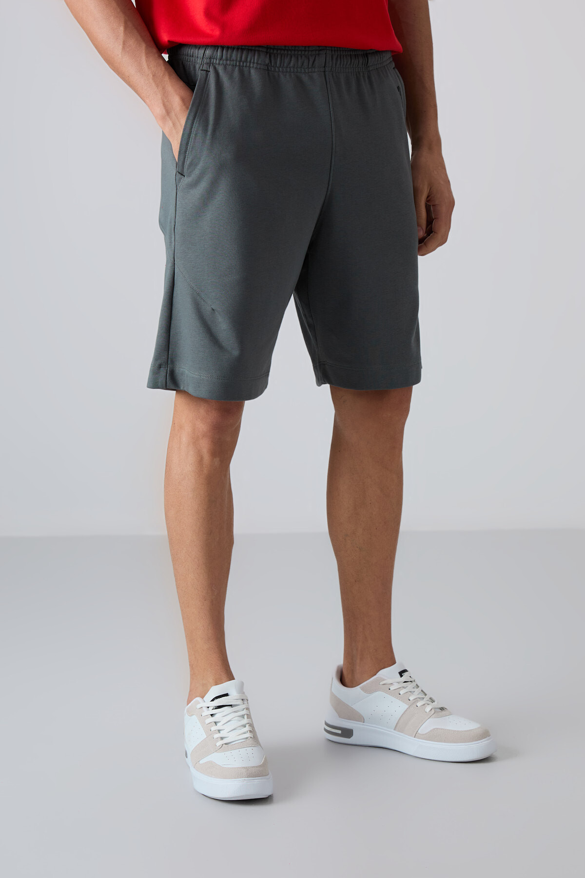 Haki Pamuklu Kalın Yumuşak Dokulu Comfort Fit Baskılı Erkek Şort - 81263 - TOMMYLIFE (1)