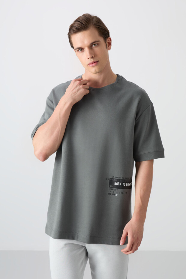 Haki Pamuklu Kalın Yumuşak Dokulu Oversize Fit Baskılı Erkek T-Shirt - 88322 - 1