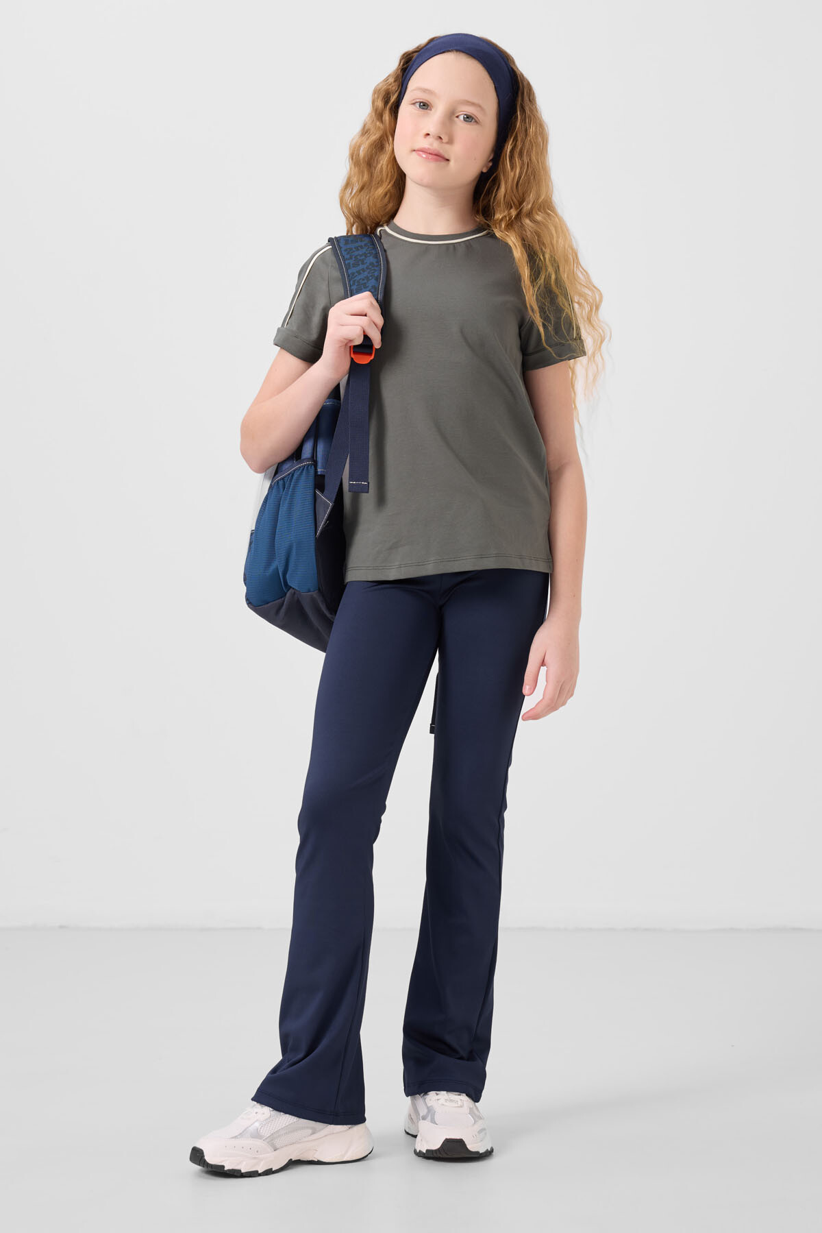 Haki Pamuklu O Yaka Standart Fit Basic Kız Çocuk T-Shirt - 75177 - TOMMYLIFE