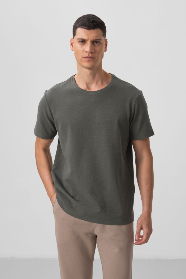 Haki Yüzeyi Dokulu Rahat Form Basic Erkek T-Shirt - 88436 - 4