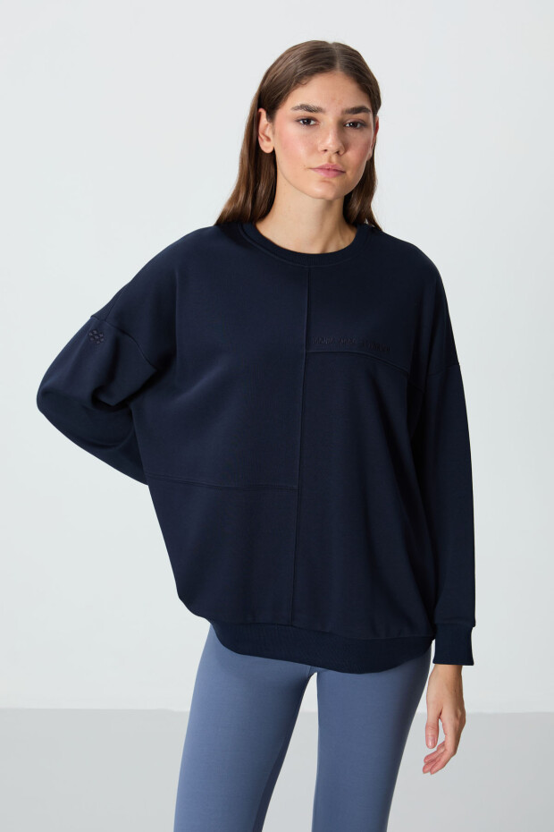 İndigo Kompakt Pamuklu Kalın Pürüzsüz Dokulu O Yaka Oversize Fit Kadın Sweatshirt - 97288