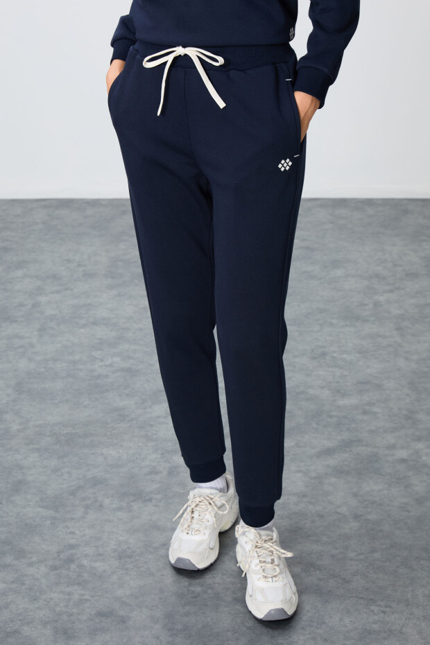 İndigo Kompakt Pamuklu Kalın Pürüzsüz Dokulu O Yaka Oversize Fit Kadın Eşofman Takım - 95341 - 4